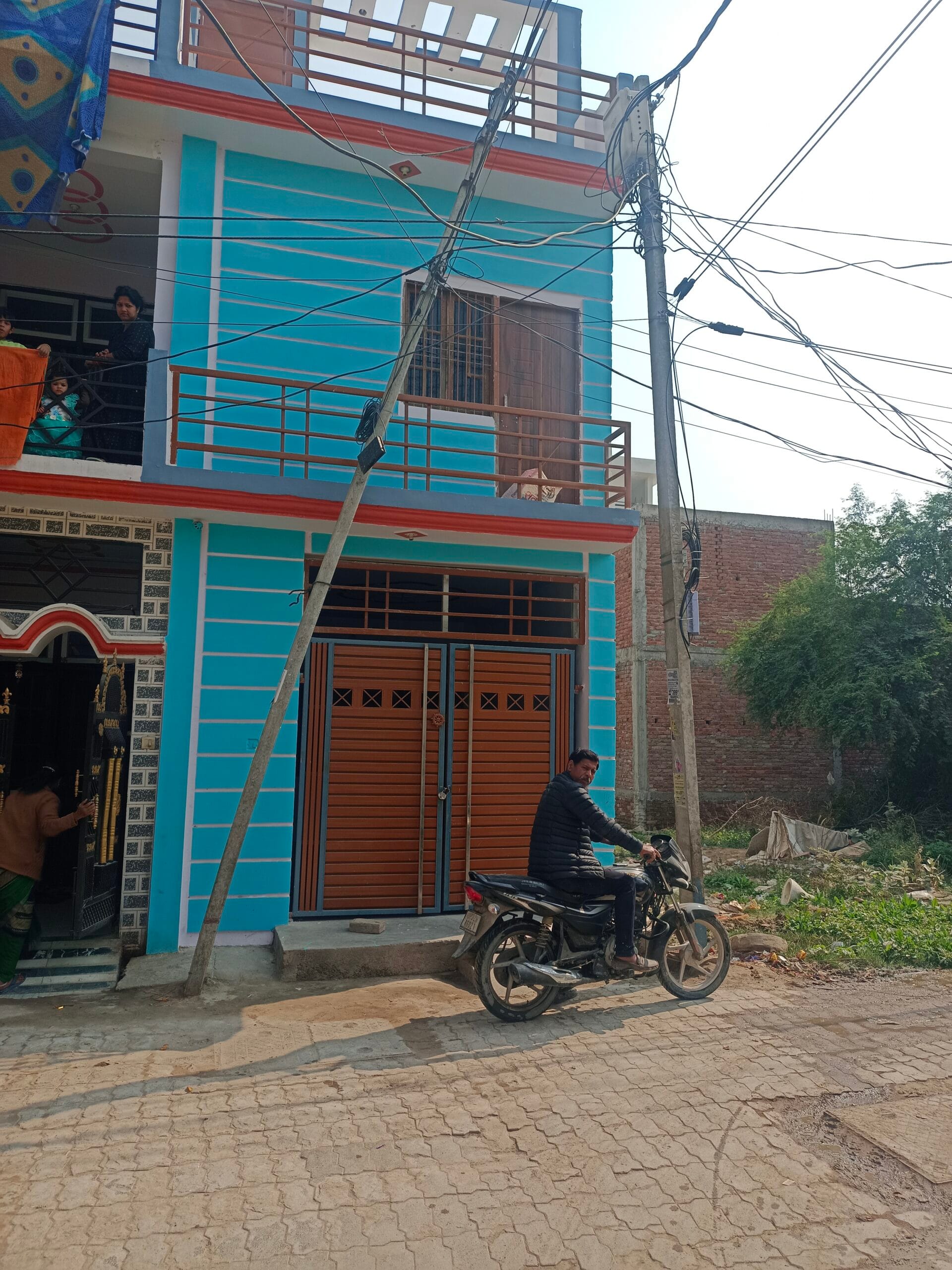 House on sale, Real Estate agent