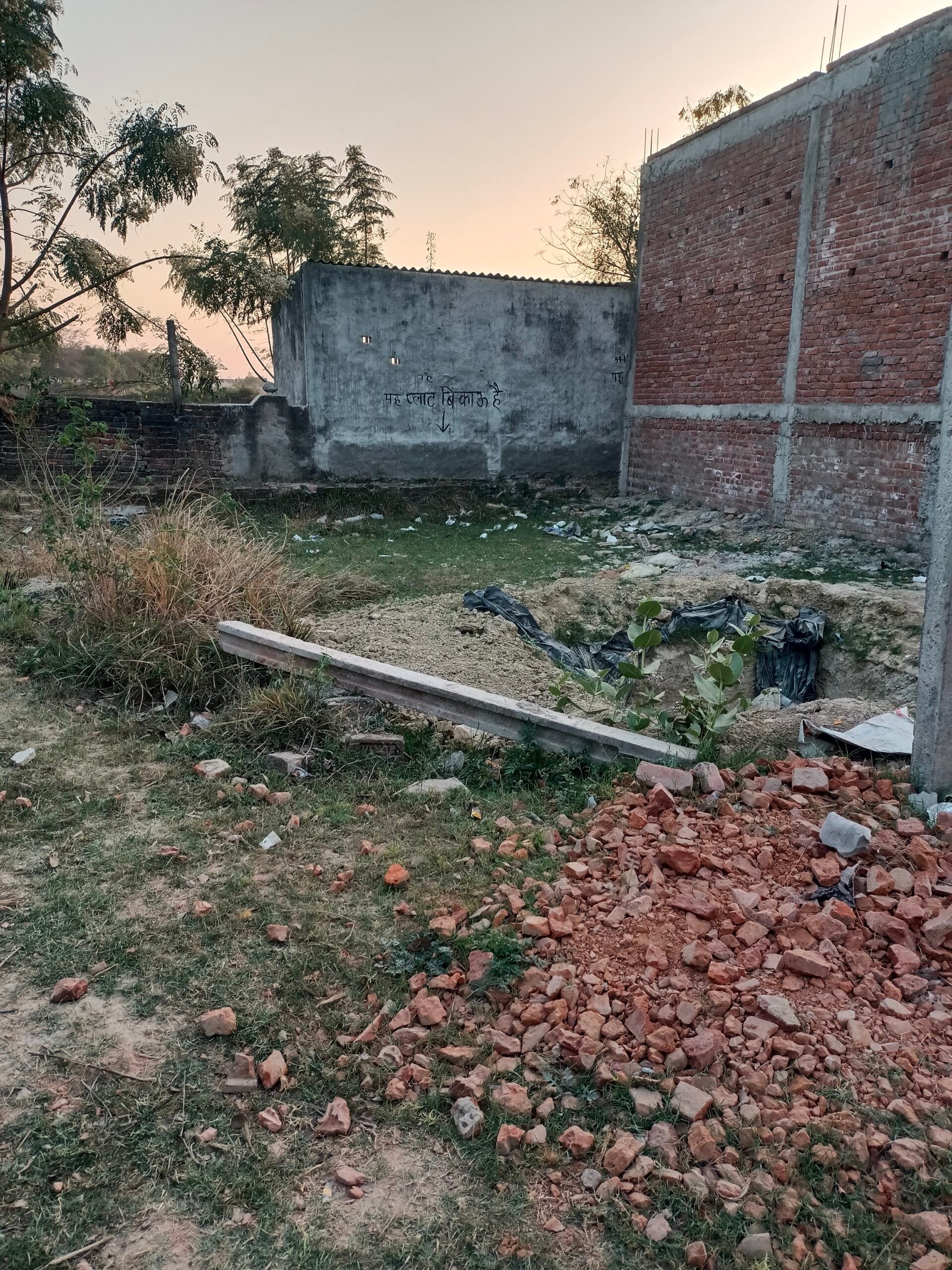 Plot On sale , Real Estate agent