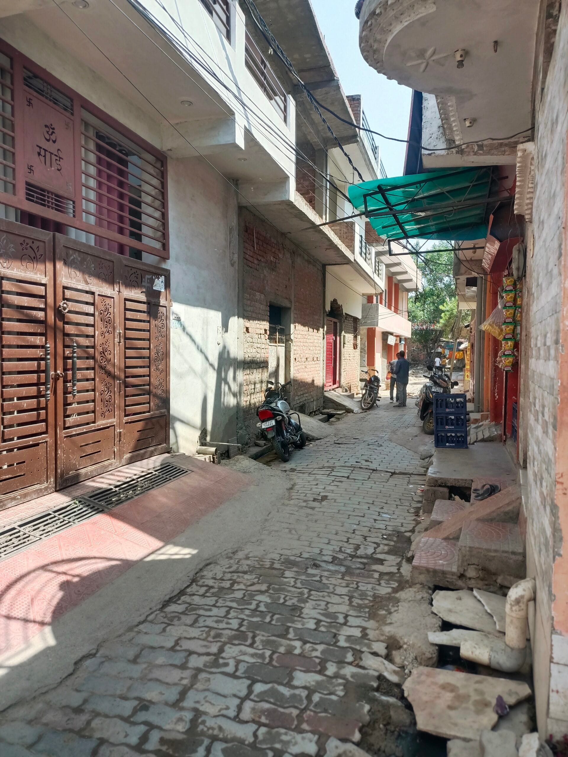 750 sqft house on sale, Real Estate agent